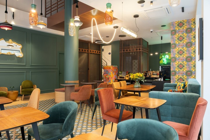 Priority Check-In & Check-Out - Athens Retro - Athens